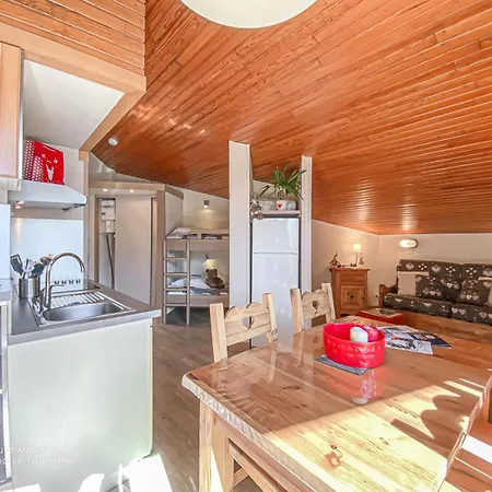 Les De La Pyramide - Ch8 - Les De La Pyramide Mae-0893